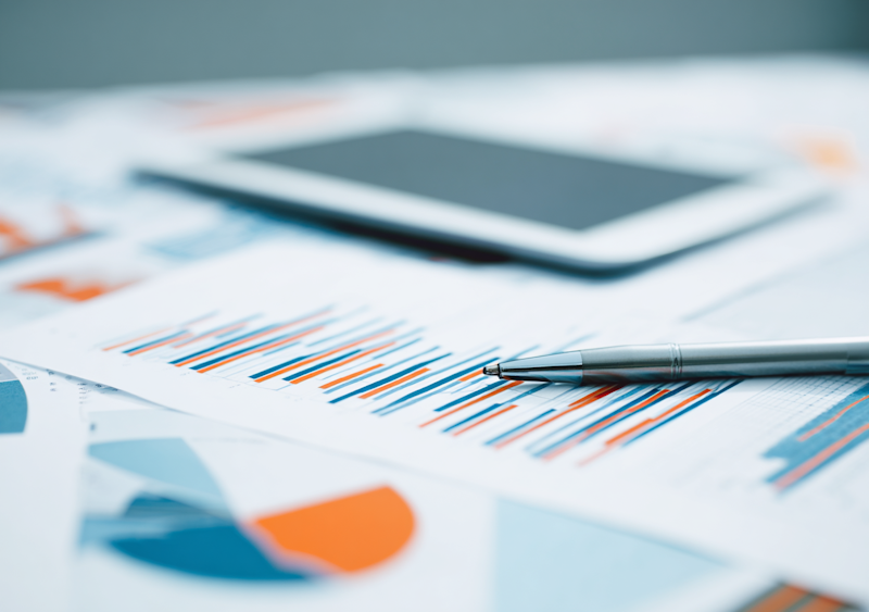 Establecimiento de objetivos financieros y estrategias